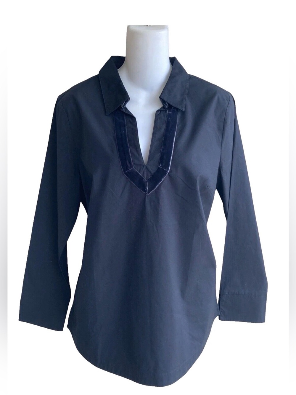 Vineyard Vines Tunic with crushed velvet trim